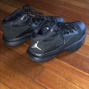 Air Jordan | 3.5 Y | Boys Black High Tops